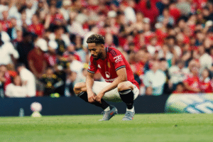 Cunha looking injuered in man united match needing sports rehab